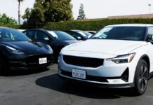 Ціни на бензин, що зростають, стимулюють попит на вживані електромобілі